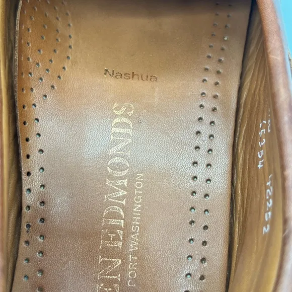 Allen Edmonds Nashua Men’s Size 10.5D Tan/Walnut Leather Kiltie Tassel Loafers.