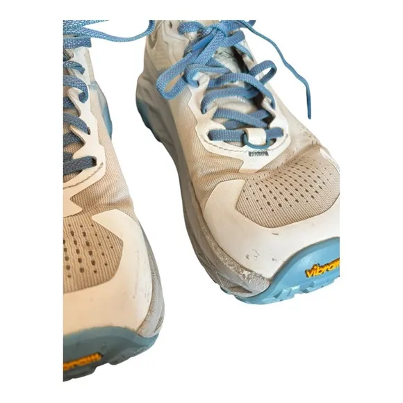 ALTRA WOMEN'S OLYMPUS 5 trails running SKU: AL0A7R74140 Size 9.5