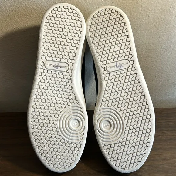 An Hour and a Shower Knot Sneakers Black Size 39 \ 8.5
