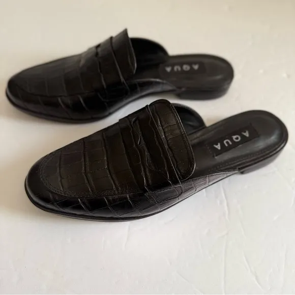 Aqua Women's Black mule slide size 5