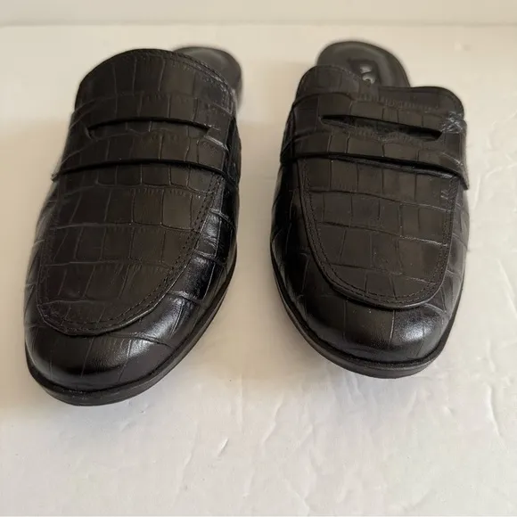 Aqua Women's Black mule slide size 5
