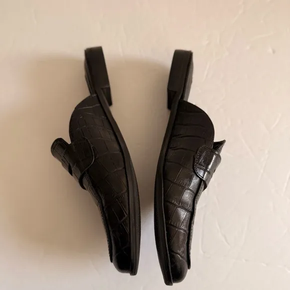 Aqua Women's Black mule slide size 5