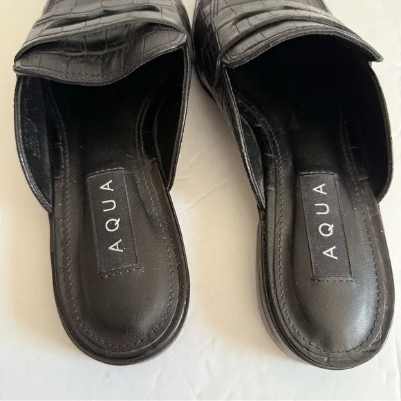 Aqua Women's Black mule slide size 5