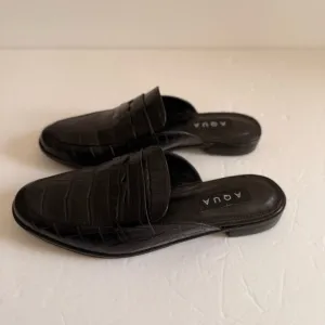 Aqua Women's Black mule slide size 5