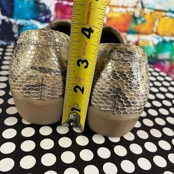 Aquatalia Snakeskin flats loafers slip on shoes Size 8 Made in Italy