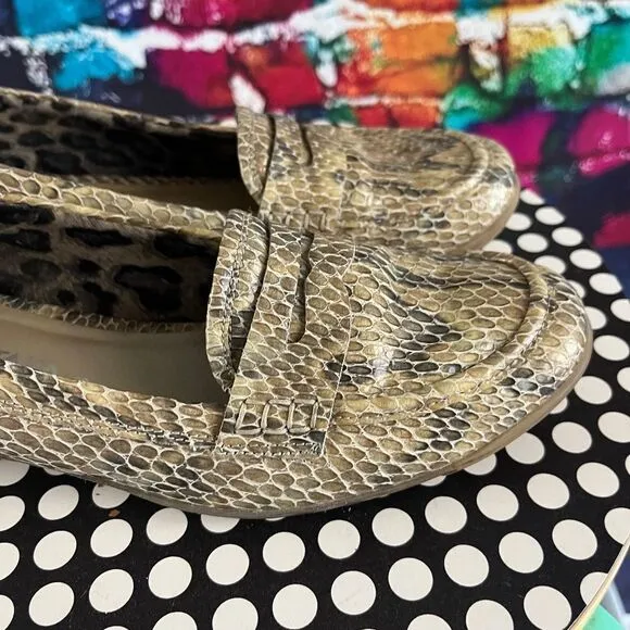 Aquatalia Snakeskin flats loafers slip on shoes Size 8 Made in Italy