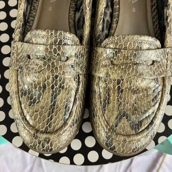 Aquatalia Snakeskin flats loafers slip on shoes Size 8 Made in Italy