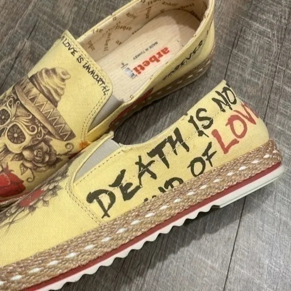 Arbetti Canvas slip on Dia de los Muertos sugar skull espadrilles size 40