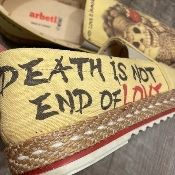 Arbetti Canvas slip on Dia de los Muertos sugar skull espadrilles size 40