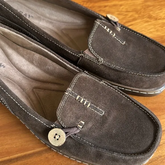 Array Brown Suede Women's Loafers size 11 new without box