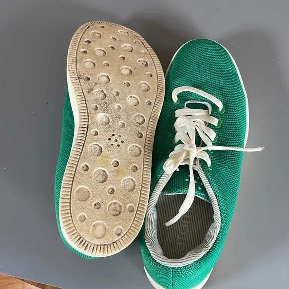 ATOMS 001 GREEN WOMENS 8