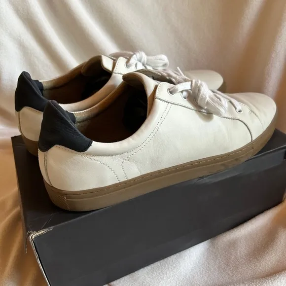 Banana Republic White Gum Leather Nicklas Shoes, Size 13