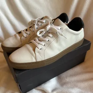 Banana Republic White Gum Leather Nicklas Shoes, Size 13