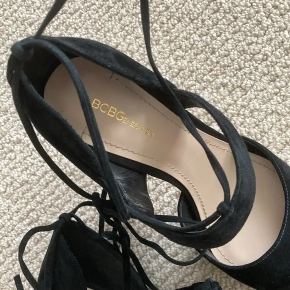 BCBGeneration Black Block High Heels Ankle Wrap Around Straps Shoes Size 8.5