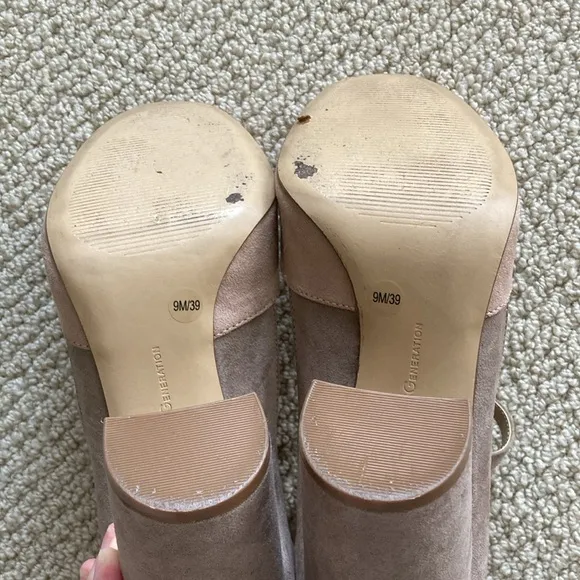 BCBGeneration Nude Ankle Block Heels Size 9 Seude Style Double Strap Strappy