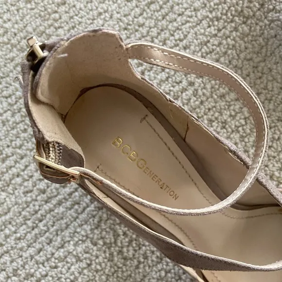 BCBGeneration Nude Ankle Block Heels Size 9 Seude Style Double Strap Strappy