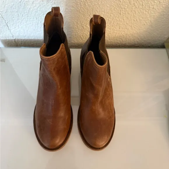 BEEK Condor chocolate acorn leather ankle boot size 6 NWT