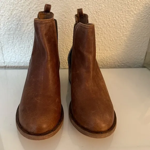 BEEK Condor chocolate acorn leather ankle boot size 6 NWT