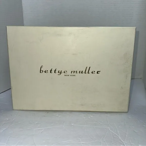Bettye Muller Women’s Brown Suede Mary Jane Stiletto 3.5” Heels/Pumps- Size 8.5