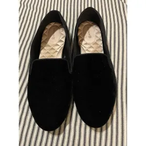 Birdies The Starling Loafers‎