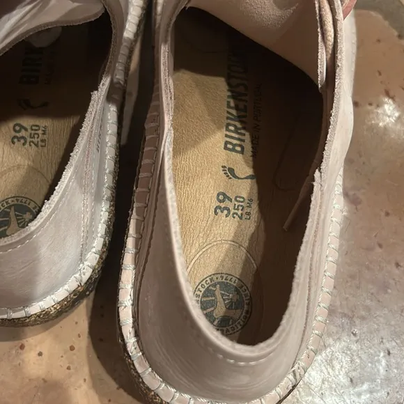 Birkenstock Light Pink Shoes with Laces Size 39, L8, M6 Like New