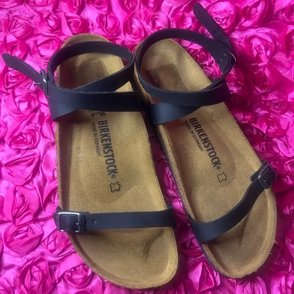 Birkenstock Women's Daloa Footbed Sandal