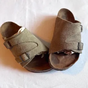 Birkenstock ZURICH Size 40 Taupe Suede​​​​​