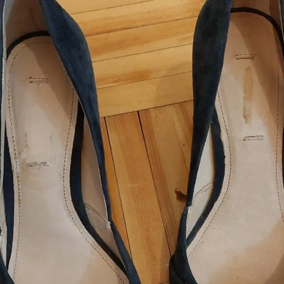 Blue suede Louise et Cie classic shoes size 5.5