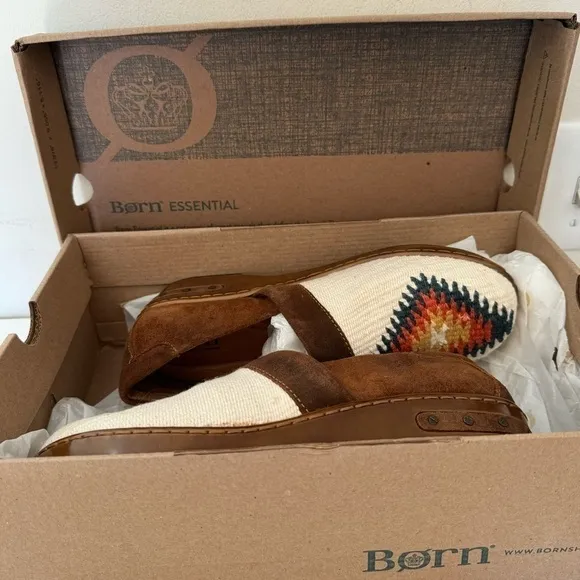 Born Bailie White Brown Suede Leather Boho Platform Closed Heel Clog NIB