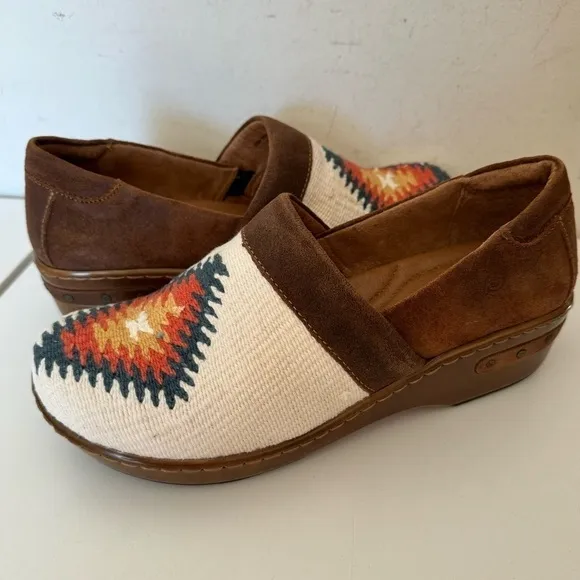 Born Bailie White Brown Suede Leather Boho Platform Closed Heel Clog NIB