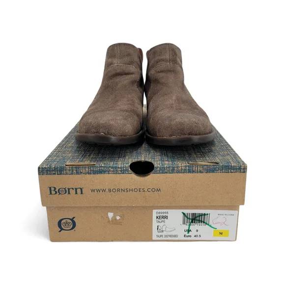 Born Kerri Booties 9M Women’s Distressed Taupe Suede Leather Ankle Zip Comfort