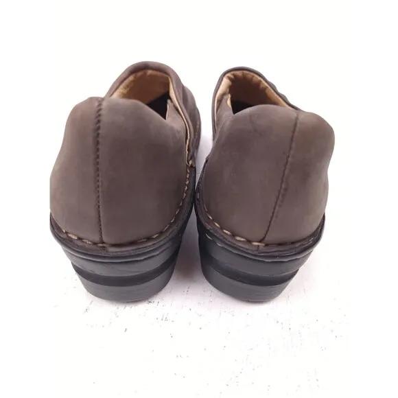 Born Size 7 M Brown Clog Shoes Leather Women B72523