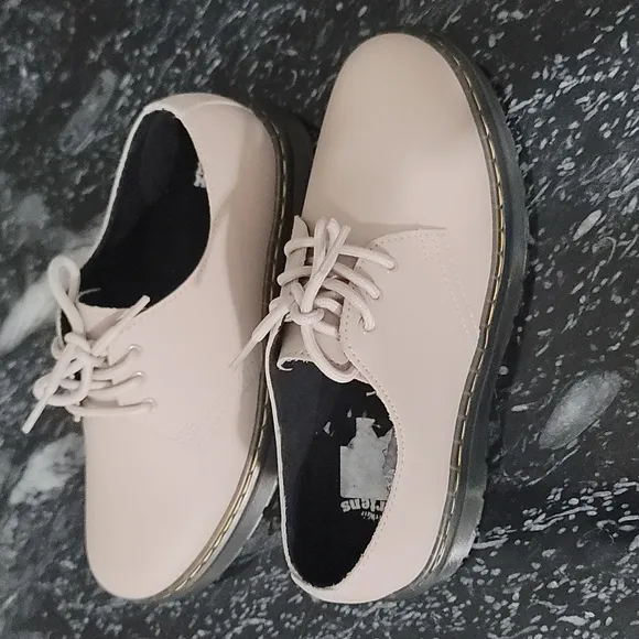 BRAND NEW DR MARTENS WOMENS ZAVALA LO OXFORD
