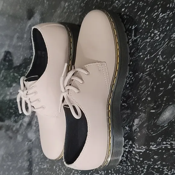 BRAND NEW DR MARTENS WOMENS ZAVALA LO OXFORD