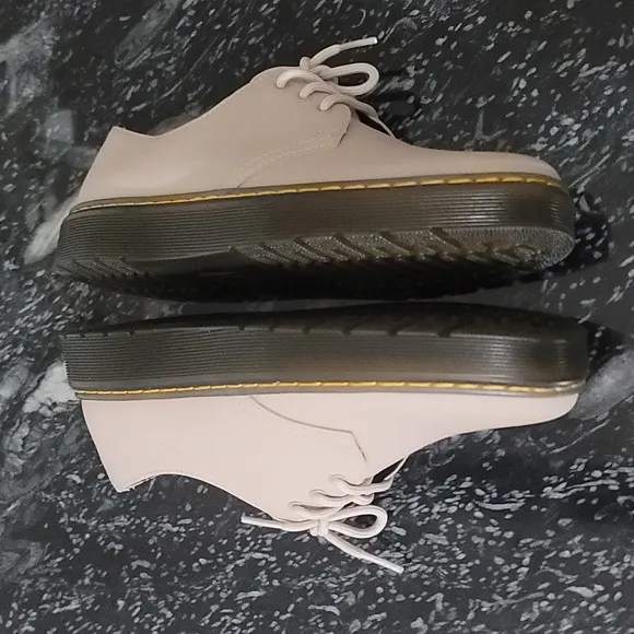 BRAND NEW DR MARTENS WOMENS ZAVALA LO OXFORD