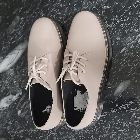 BRAND NEW DR MARTENS WOMENS ZAVALA LO OXFORD