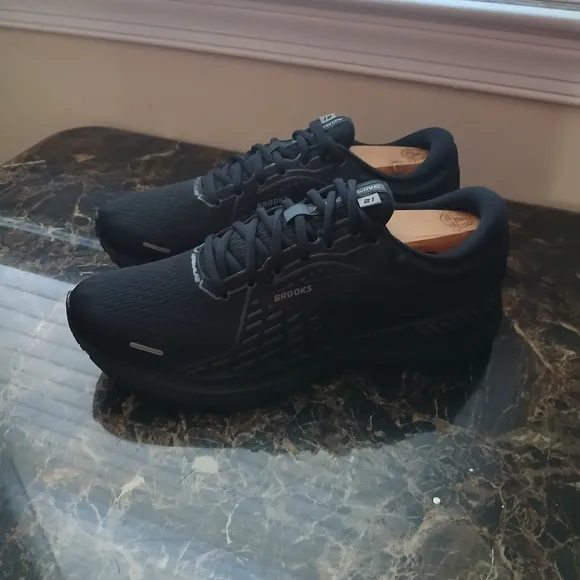 Brooks Adrenaline GTS 21 Comfort/Running/Medical Field Shoes Size 8.5 Men/10 Wom