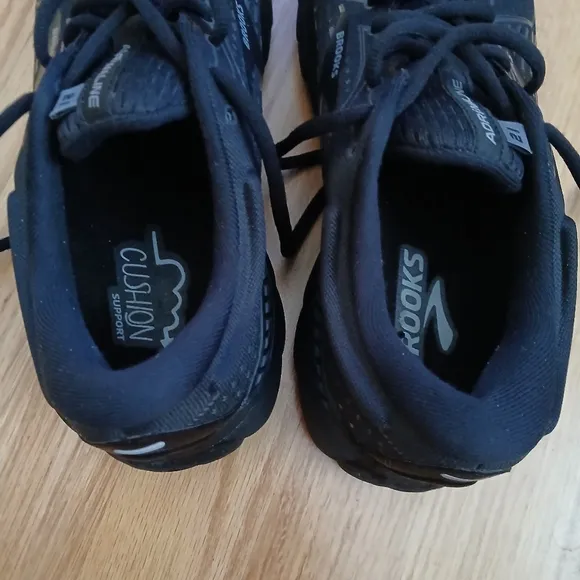 Brooks Adrenaline GTS 21 Comfort/Running/Medical Field Shoes Size 8.5 Men/10 Wom