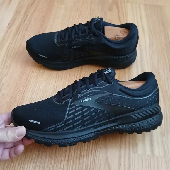 Brooks Adrenaline GTS 21 Comfort/Running/Medical Field Shoes Size 8.5 Men/10 Wom
