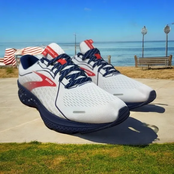 Brooks Adrenaline GTS 21 USA Athletic Running Shoe Mens 12 D 1103491D166 White