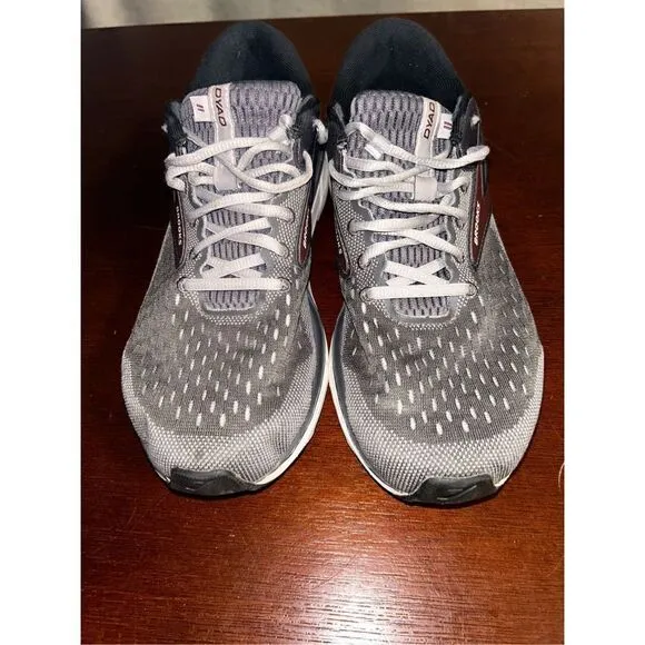 Brooks Dyad 11 running  shoes size 9 men’s