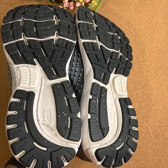 Brooks Ghost 13 Running Shoes Size 8