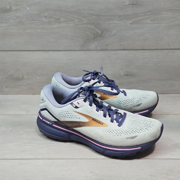 Brooks Ghost Women's Athletic Running Shoes Sneakers Sz 8