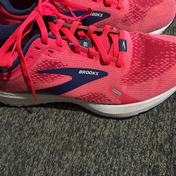 Brooks Launch 9 Women Size US 7 1203731B604 Running Shoes Pink Fuchsia Cobalt