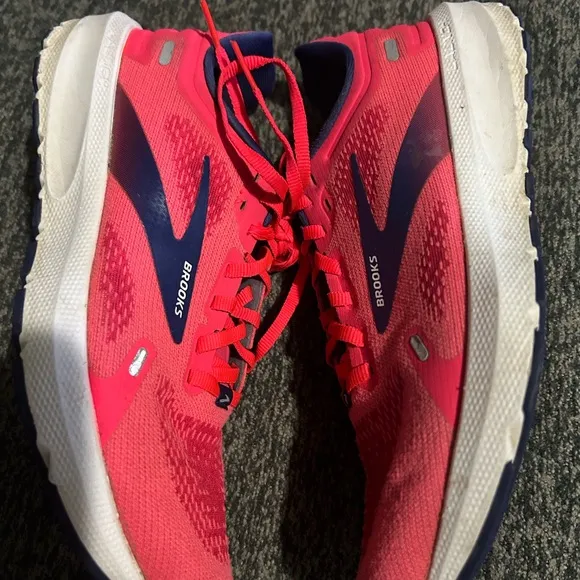 Brooks Launch 9 Women Size US 7 1203731B604 Running Shoes Pink Fuchsia Cobalt
