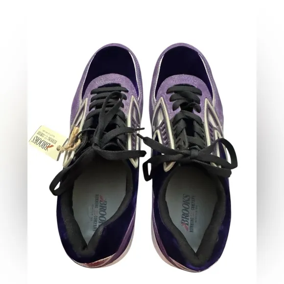 Brooks Regent 'Blackberry Codrinal Silver Chrome' suede sneakers 10.5 NWOB