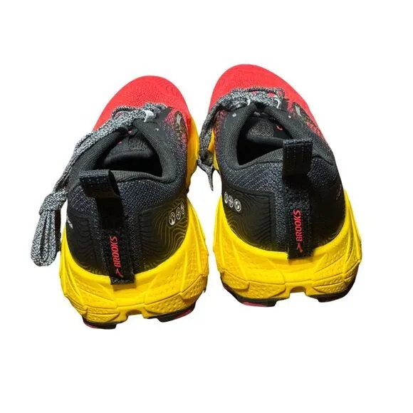 Brooks Cascadia 17 Diva Pink Black Lemon Chrome Women Running Shoes size 8.5