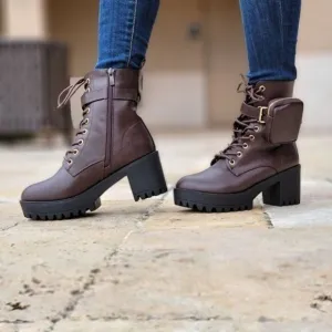 Brown Women's Lug Sole Ankle Lace Up Heeled Ankle Boots w Pouch