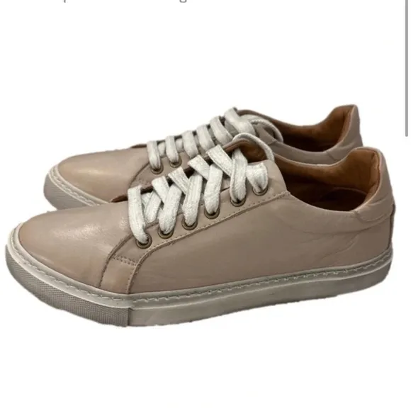 Bueno Reece leather low top sneakers women’s shoes size 6.5