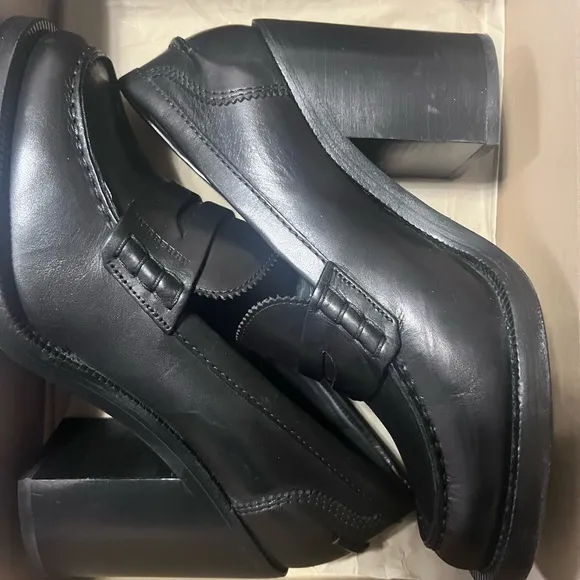Burberry Loafer Heel Block Bargain 39 Women Shoes Loafers LTD Collection.